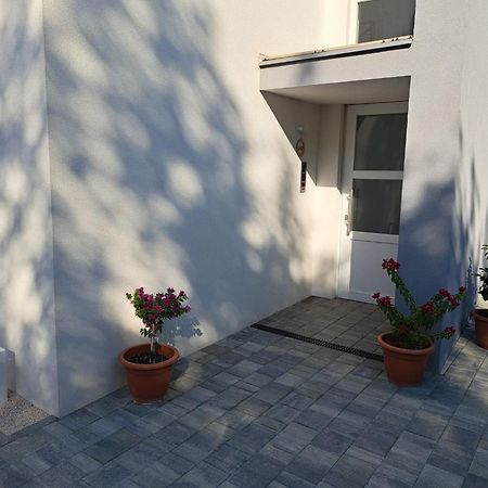 B & R Summer Breeze Apartments نين المظهر الخارجي الصورة