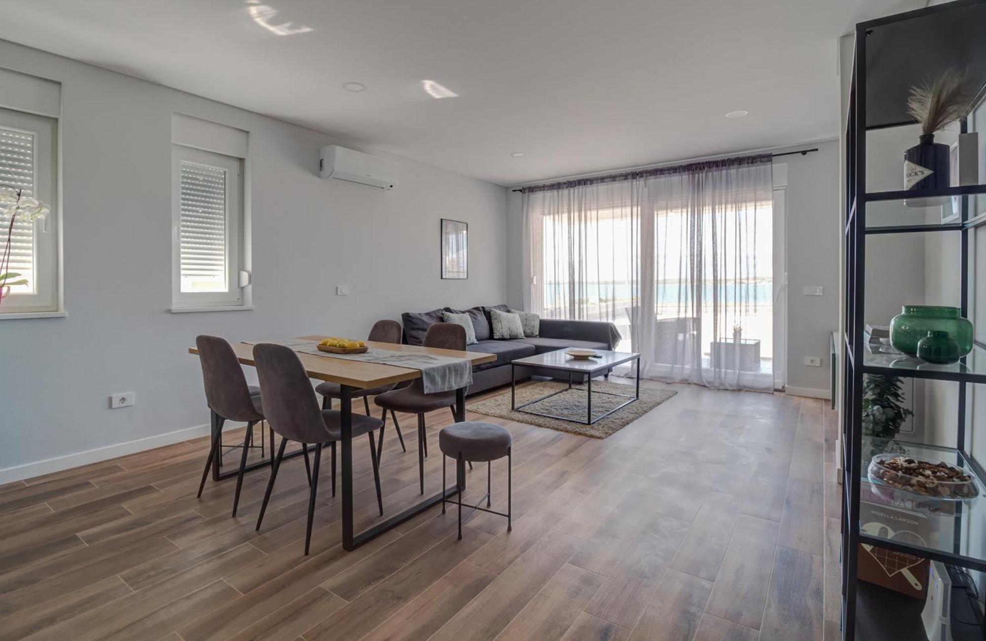 B & R Summer Breeze Apartments نين المظهر الخارجي الصورة